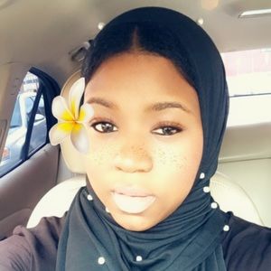 Meet your Posher, Chalea